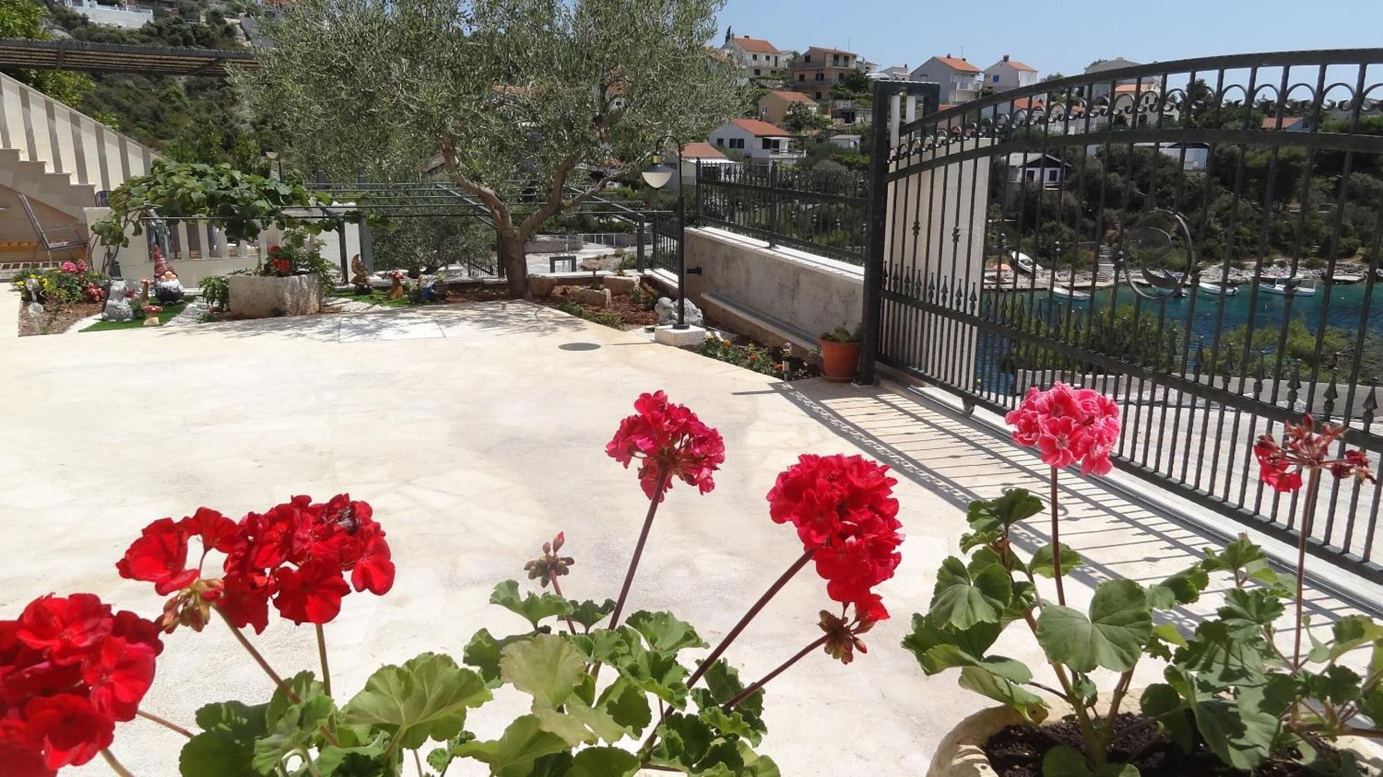 Apartments Branka - 30 M From Beach Sevid Dış mekan fotoğraf